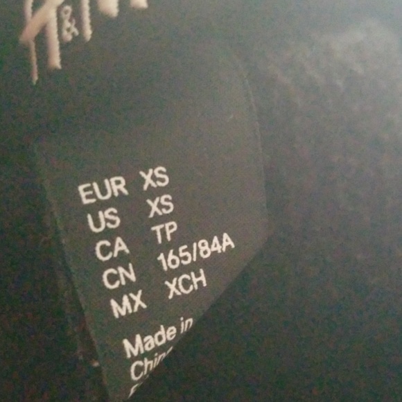 H&M chimney collar sweatshirt - Picture 2 of 5